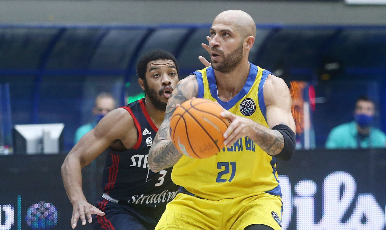 Περιστέρι: Ο Βασιλόπουλος προτρέπει «να βάλουμε τις βάσεις για τα πλέι οφ»