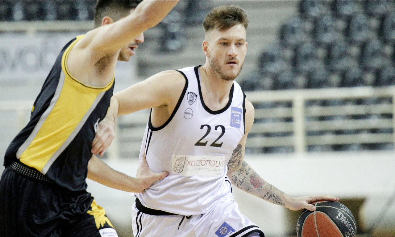 Απίστευτος τραυματισμός στο Άρης-ΠΑΟΚ: Αποχώρησε με αίματα στο πρόσωπο ο Παπαντωνίου (video+photos)