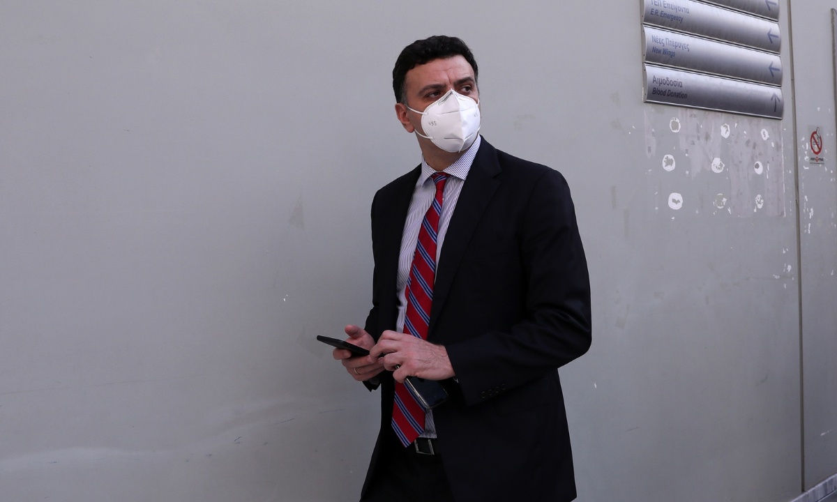 Μήνυμα Κικίλια με βολές κατά ιατρών:  Δεν μπορώ να φανταστώ συνάδελφο, που να μην θέλει να βοηθήσει