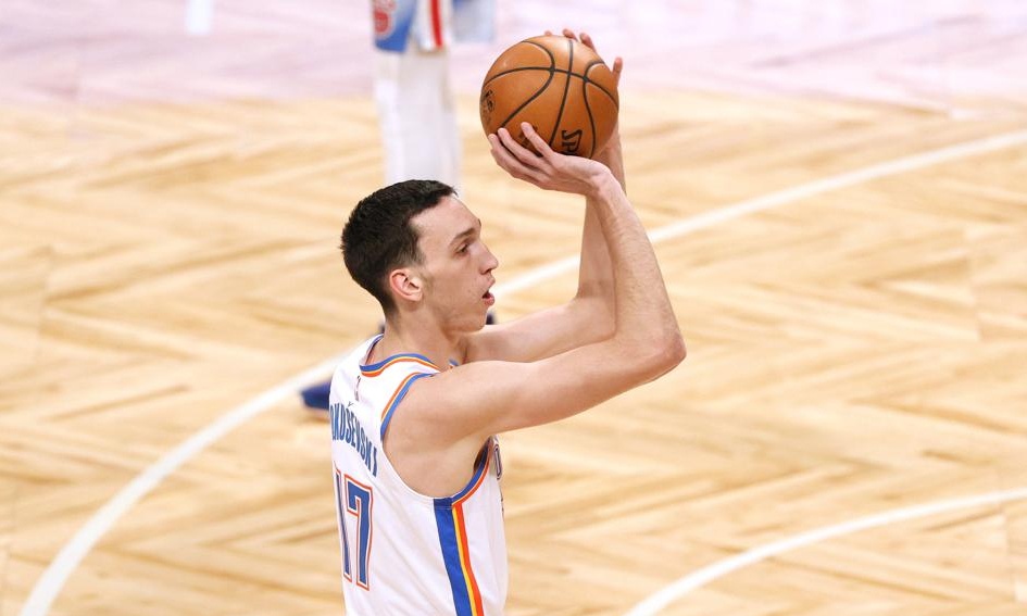 NBA: Πέρασαν από το Μαϊάμι οι Πέισερς, ουσιαστικός Ποκουσέφσκι για την Οκλαχόμα