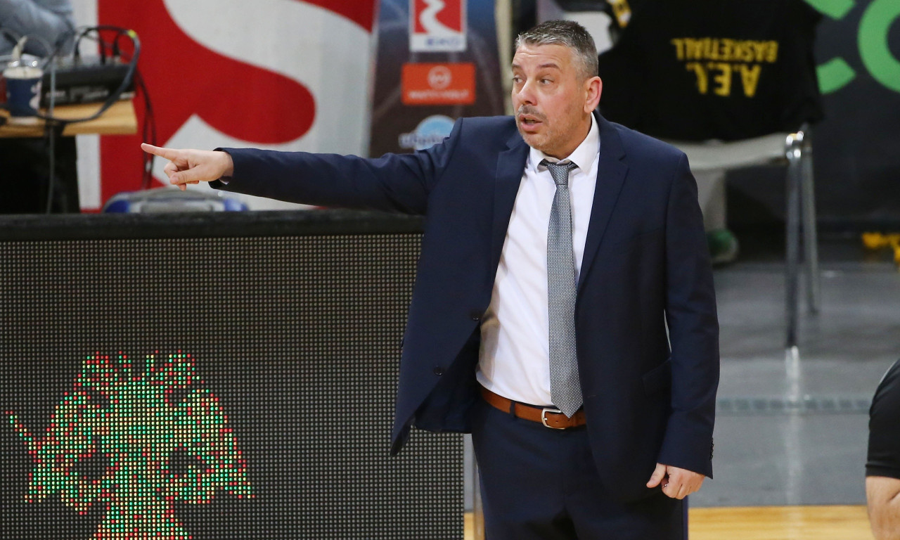 AEK-Παπαθεοδώρου: «Πρέπει να προχωρήσουμε…»
