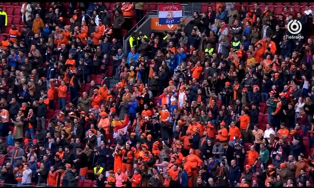 Ολλανδία-Λετονία: Με κόσμο και χωρίς αποστάσεις! (Photos)