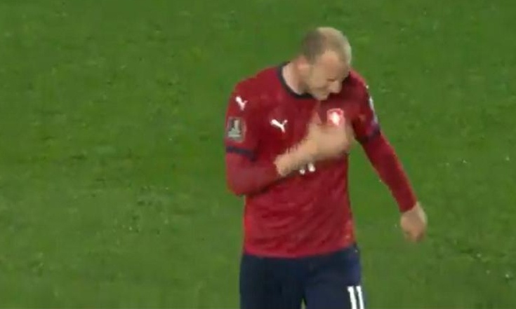 Παίκτης του ΠΑΟΚ σημάδεψε το δοκάρι και χαστούκισε τον εαυτό του (video)