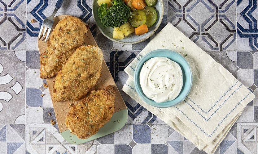 Άκης Πετρετζίκης: Φιλέτο κοτόπουλο πανέ στον φούρνο