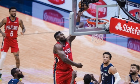 NBA: Η απίθανη εμφάνιση του Ζάιον Ουίλιαμσον (video+photos)