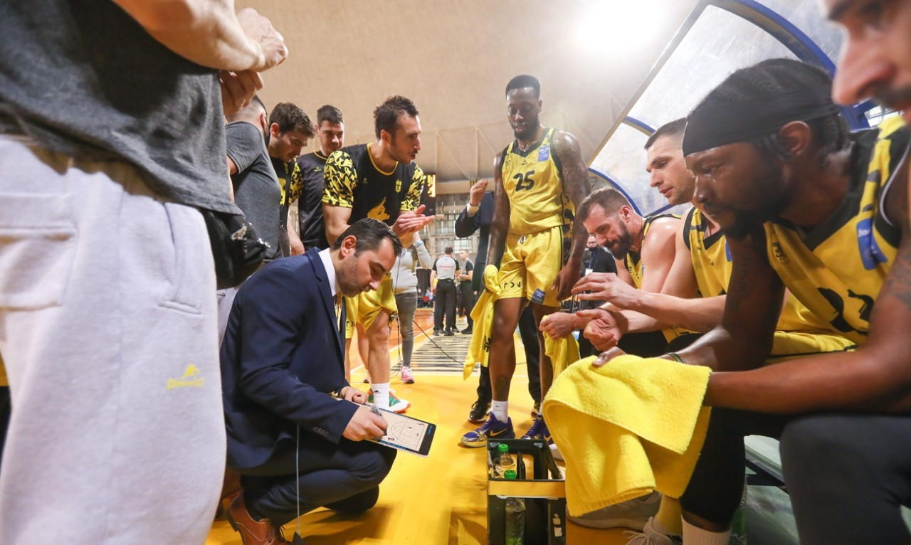 Άρης: Ο Καμπερίδης ζήτησε ενέργεια στην άμυνα