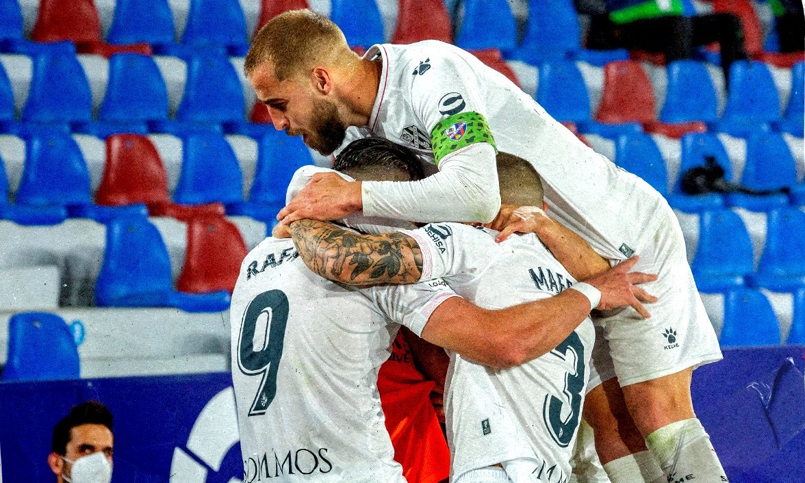 La Liga: Χτύπησε και αποχώρησε ο Σιοβάς, διπλό της Ουέσκα κόντρα στην Λεβάντε