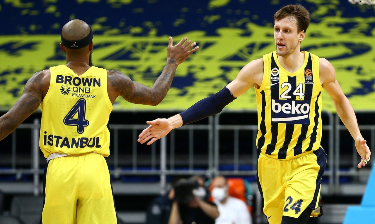 Φενέρμπαχτσε – Μπαρτσελόνα: Πρόβλημα με Βέσελι (video)