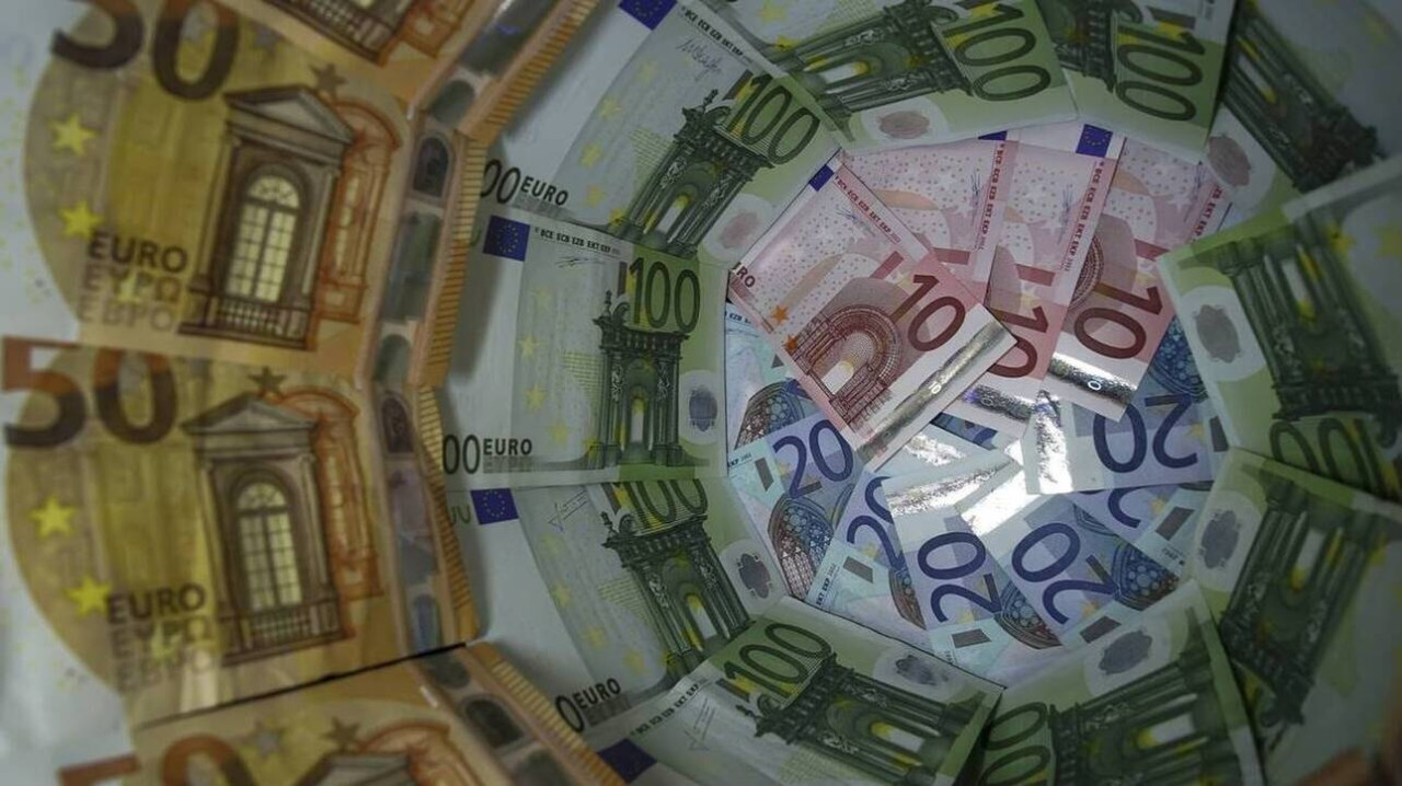Πότε πληρώνονται συντάξεις, επιδόματα, αναδρομικά και Δώρο Πάσχα