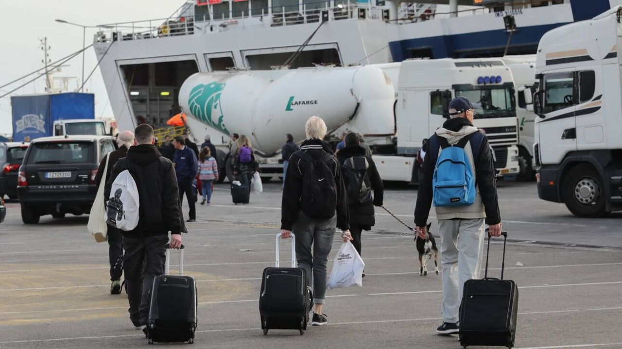 Θα κάνουμε Πάσχα στο χωριό; Οι μεγάλες δυσκολίες και το παράθυρο ελπίδας