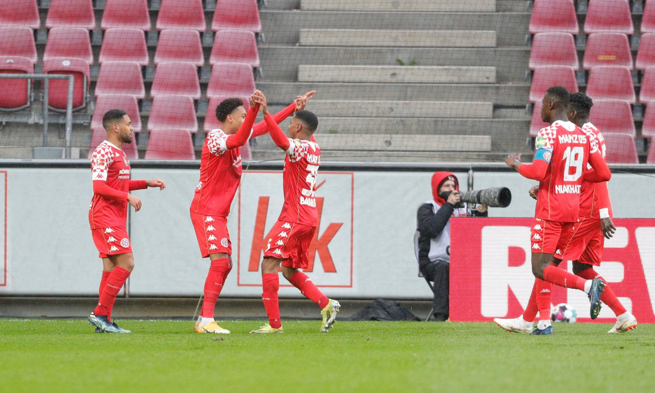 Bundesliga: Νίκη παραμονή η Μάιντς σε ματς θρίλερ, περιπέτειες για την Κολωνία! (video)