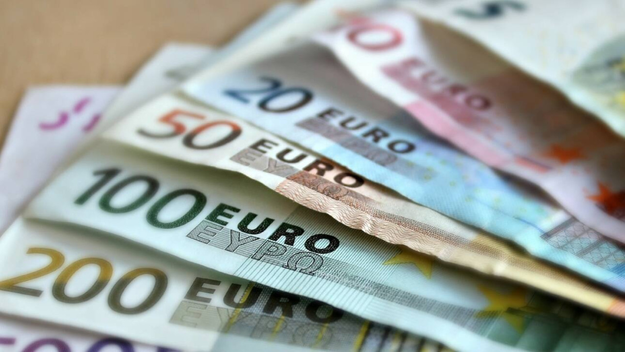 ΟΑΕΔ: Πότε ξεκινά η προπληρωμή Δώρου Πάσχα και επιδομάτων ανεργίας