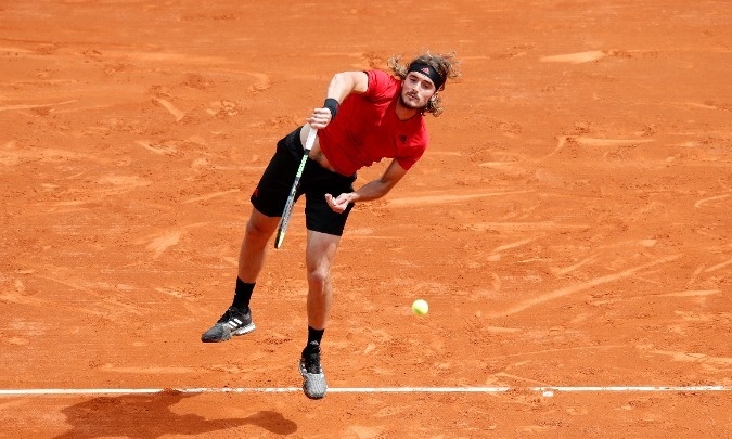 Στέφανος Τσιτσιπάς: Ιδανικό «ποδαρικό» στο χώμα του Μόντε Κάρλο (video)