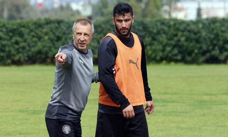 ΟΦΗ: Νέο πρόβλημα για τον Νιόπλια ενόψει Ατρόμητου (photos)