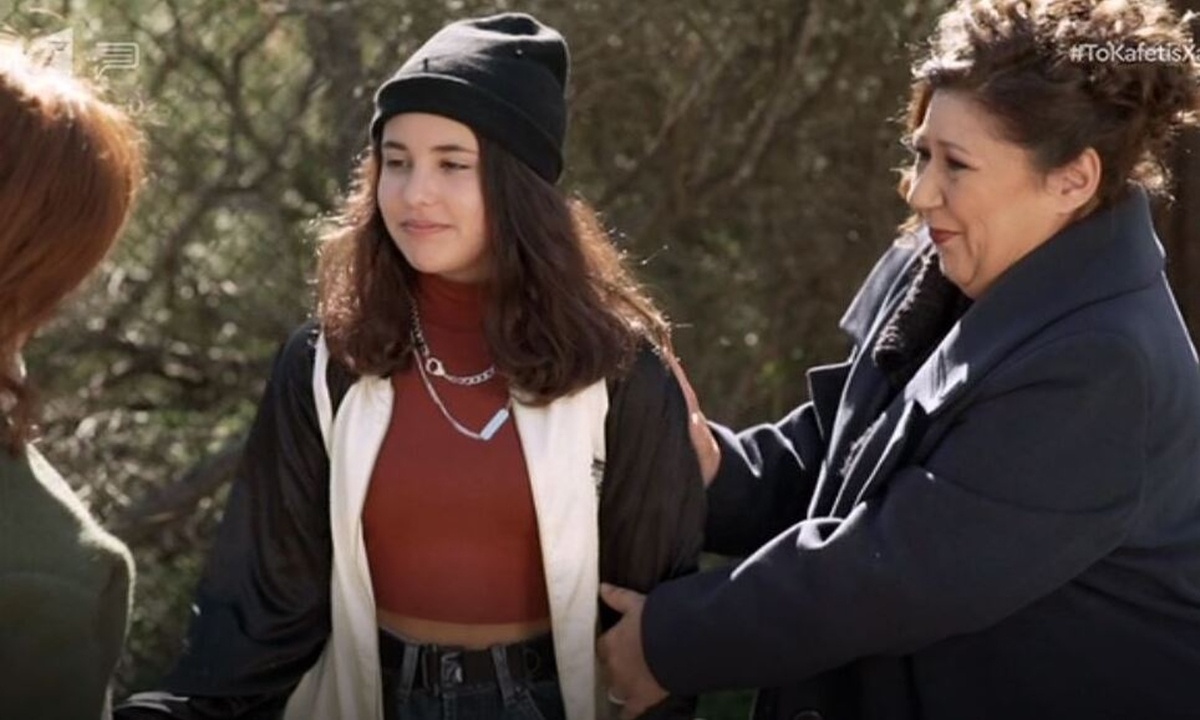 Η Ισμήνη Αϊβάζη μπήκε στο Καφέ της Χαράς και η Κορινθίου «τρελάθηκε» από την αγωνία της!