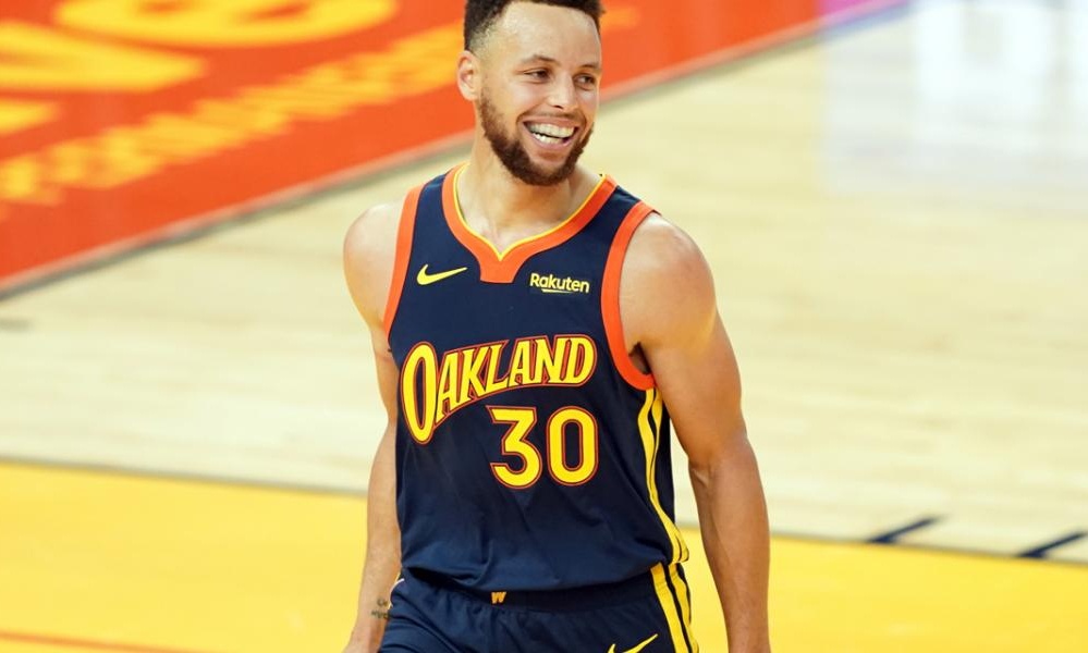 NBA: Απίθανος Κάρι - Σπάει κάθε ρεκόρ (photos+video)