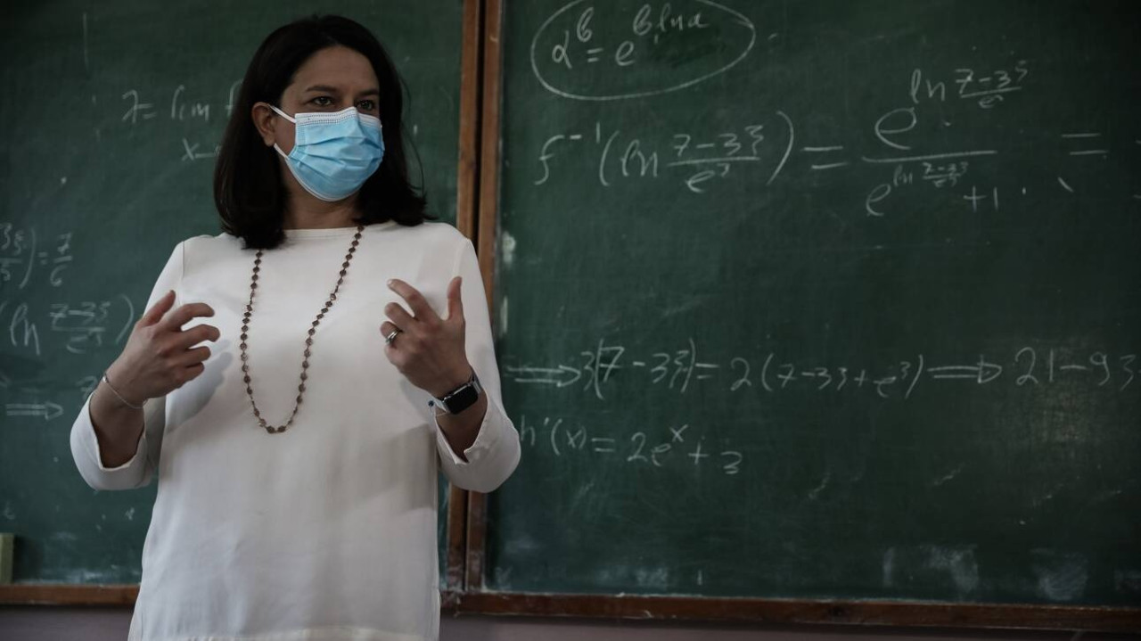 Κεραμέως: Στόχος να ανοίξουν δημοτικά και γυμνάσια στις 10 Μαΐου - Τον Ιούνιο οι Πανελλήνιες