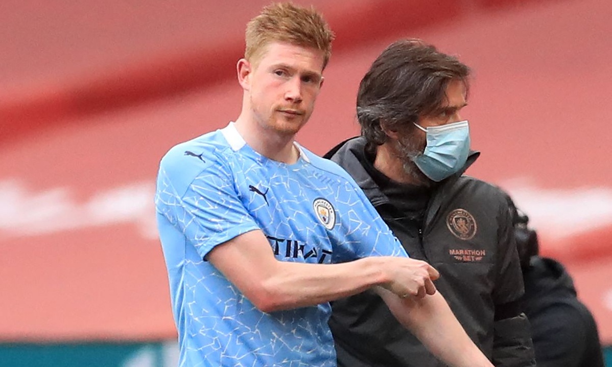 Εκτός με Αστον Βίλα ο Ντε Μπρόινε