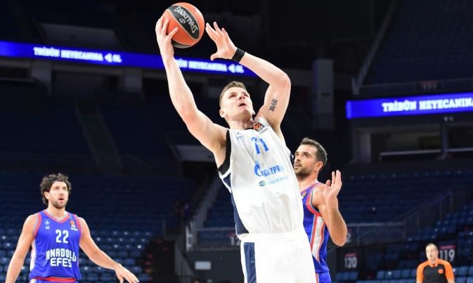 Ζενίτ: Χωρίς τον Γκουντάιτις στο δεύτερο ματς με Μπαρτσελόνα