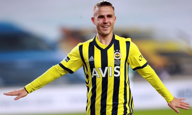 Ο Πέλκας κόντρα σε Τζαβέλλα, Σιώπη – «Έχω συνηθίσει την πίεση» (video)