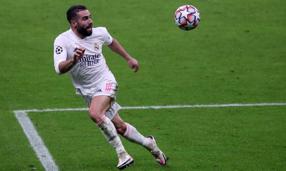 Ρέαλ Μαδρίτης: Πλήγμα με Καρβαχάλ