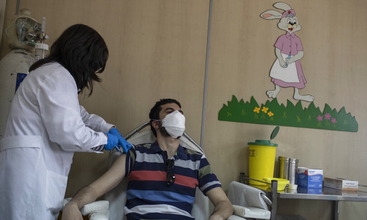 Κρούσματα σήμερα: 647 νέες μολύνσεις στην Αττική - Πού καταγράφεται υψηλή αύξηση