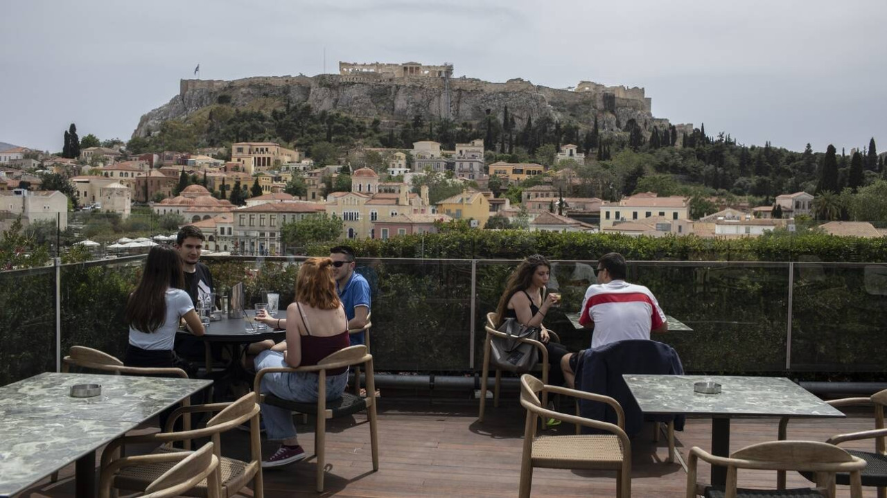 Χαλάρωσης συνέχεια για το lockdown; Τα επόμενα βήματα που εξετάζονται