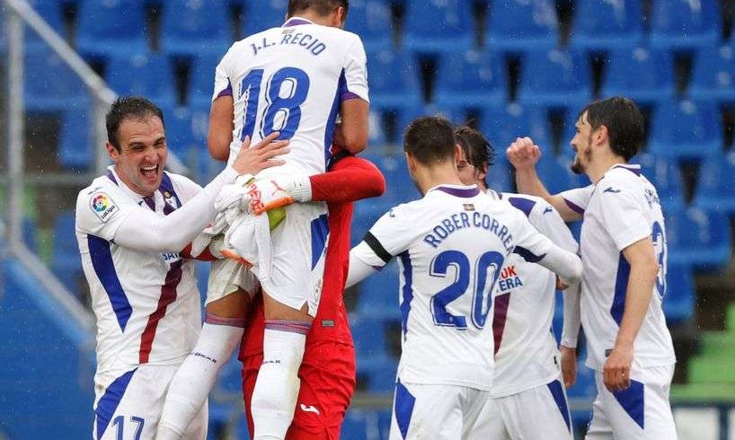 La Liga: Έμεινε ζωντανή η Εϊμπάρ! (Video)