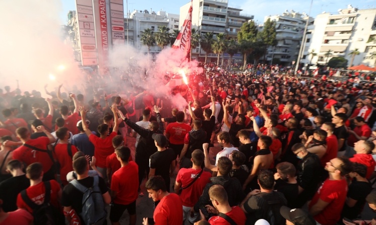 Οπαδοί του Ολυμπιακού έκαναν «ντου» στην Ακρόπολη - Η αντίδραση του υπουργείου Πολιτισμού