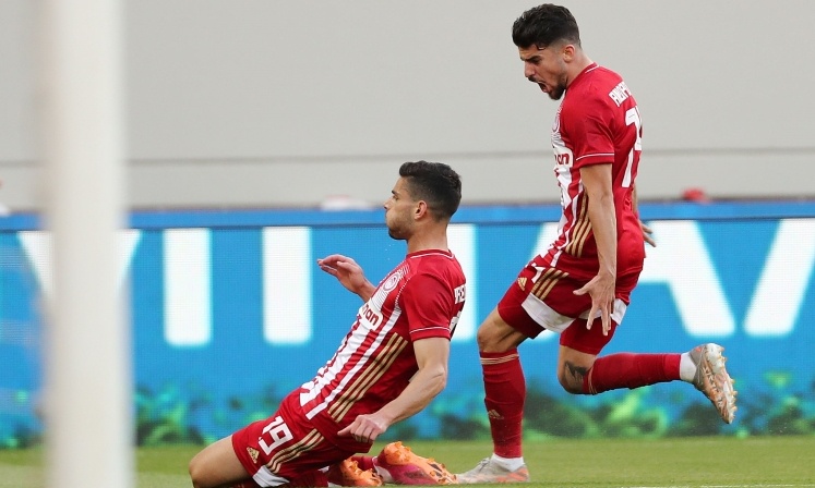 Ολυμπιακός-ΠΑΟΚ: Γκολ ο Μασούρας, αποχώρησε ο Σωκράτης - Ζήτησε πέναλτι ο Ουάρντα