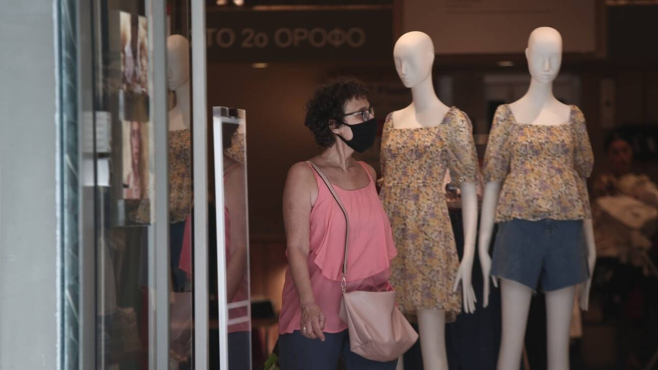 Ανοικτά αύριο και την ερχόμενη Κυριακή με διευρυμένο ωράριο τα καταστήματα
