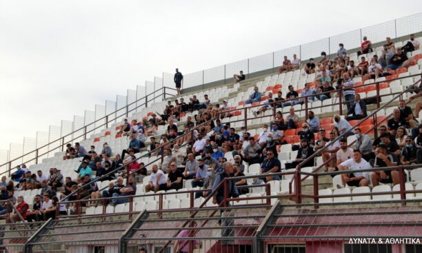 Ποιο πρωτόκολλο - Πήγε «περίπατο» σε αγώνα της Γ΄Εθνικής - Στο νοσοκομείο ποδοσφαιριστής (photos)