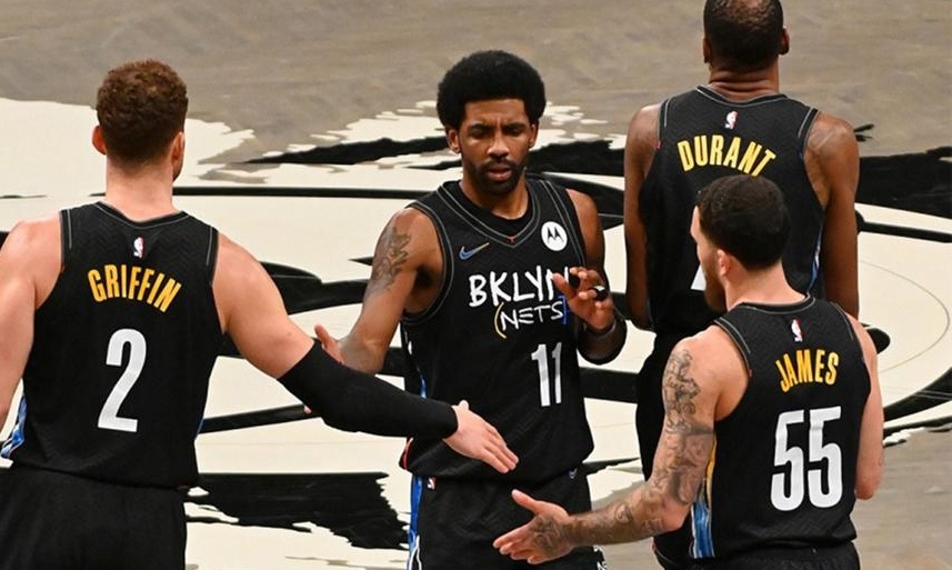 Ο Μάικ Τζέιμς τρέλανε το NBA με τη φάση της χρονιάς, μαζί με Ίρβινγκ και Ντουράντ (video)