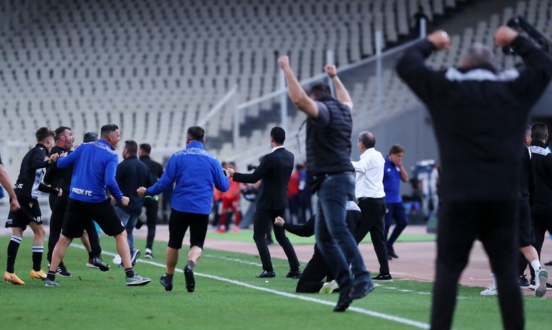 Ολυμπιακός-ΠΑΟΚ: Τρέλα με τη λήξη στον «Δικέφαλο» - Έκλαιγαν Πάμπλο και παίκτες! (video+photos)