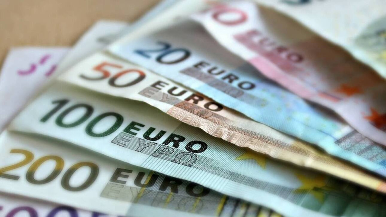Προκαταβολές συντάξεων: Σήμερα πιστώνονται τελικά τα χρήματα στους συνταξιούχους