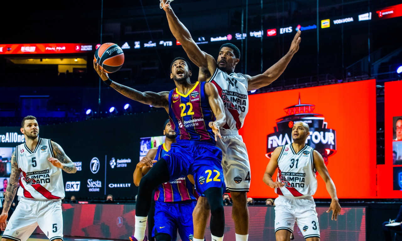 Μπαρτσελόνα - Αρμάνι Μιλάνο 84-82: Με υπογραφή Χίγκινς προκρίθηκε στον τελικό - Αγωνία για Καλάθη