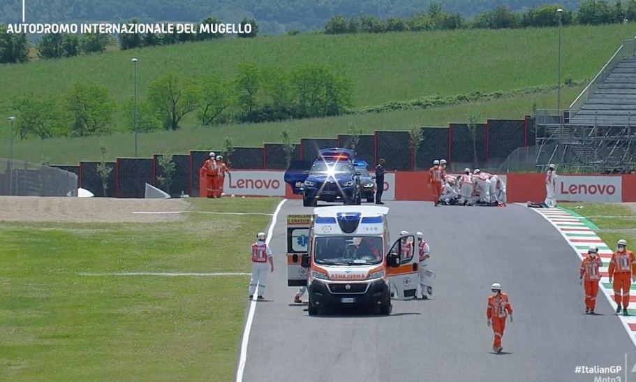 Moto3: «Πάγωσαν» άπαντες στο Mugello - Άσχημη σύγκρουση (videos+photos)