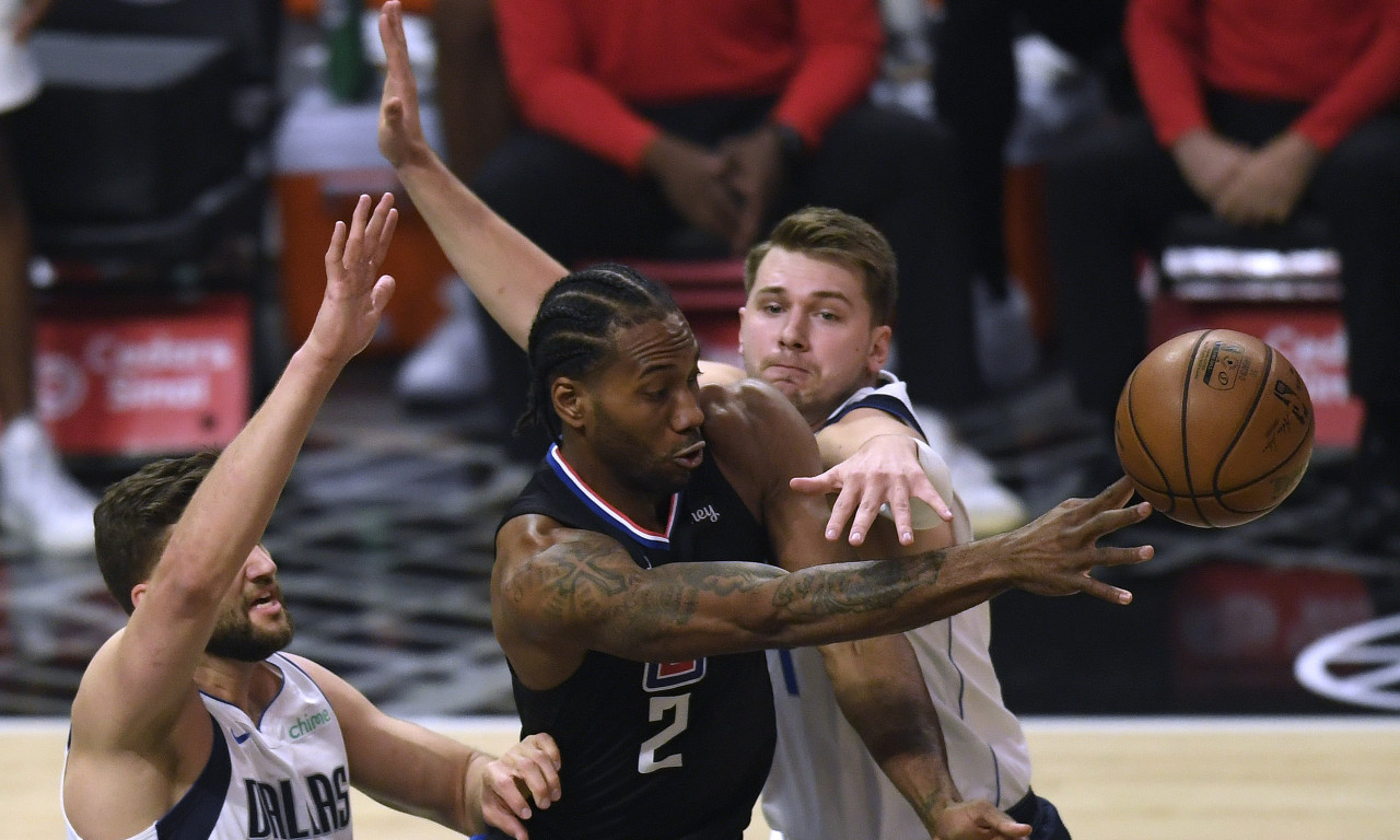 NBA: Ισοφάρισαν οι Κλίπερς με... πάρτι (video+photos)