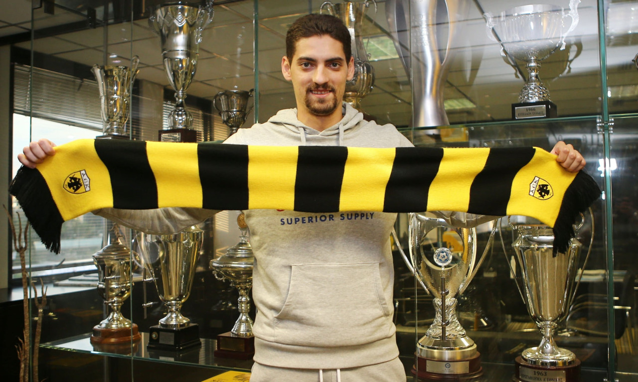 Στάνκοβιτς: «Να γίνω πρωταθλητής και με την ΑΕΚ» (video)