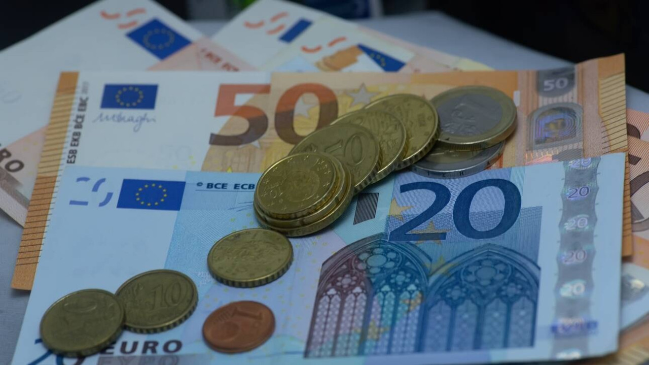 Ελάχιστο εγγυημένο εισόδημα: Διασύνθεση με την αγορά εργασίας μέσω ΟΑΕΔ