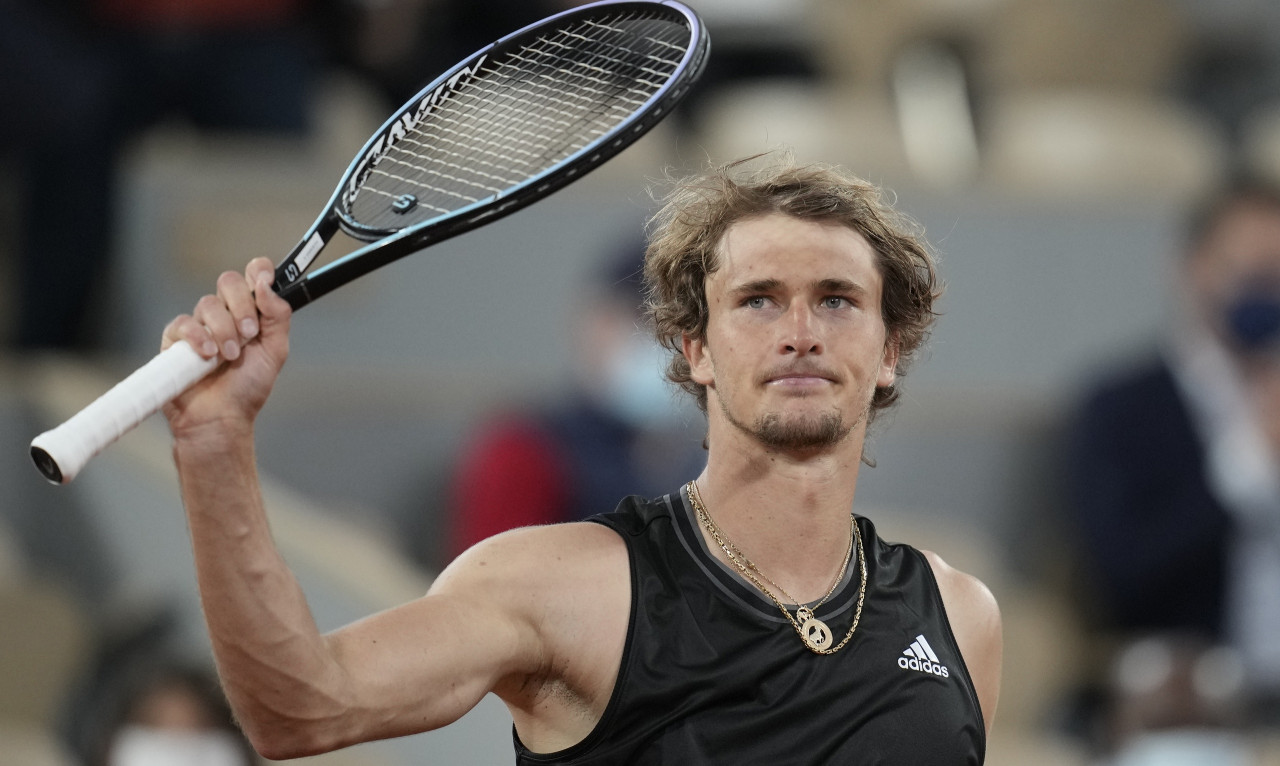 Roland Garros: Εύκολα στους «16» ο Ζβέρεφ