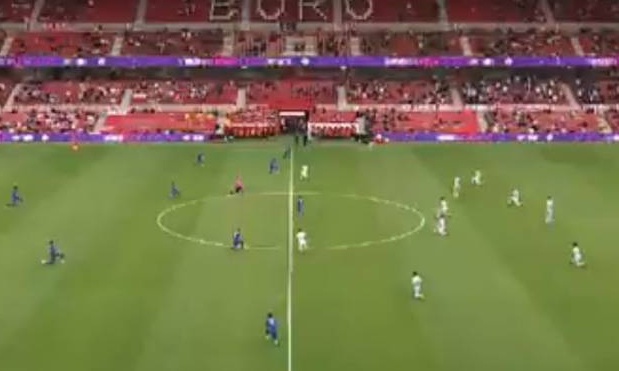 AEK: Χαμός με Νεντελτσεάρου - Δεν γονάτισε στο φιλικό με την Αγγλία  (video)