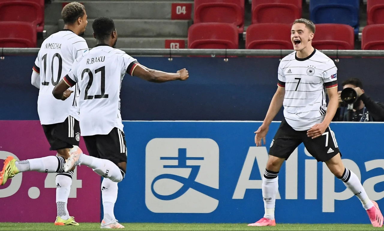 Το παιδί-θαύμα της Γερμανίας πέτυχε το ΑΠΟΛΥΤΟ ΓΚΟΛ για το 2021 (video)