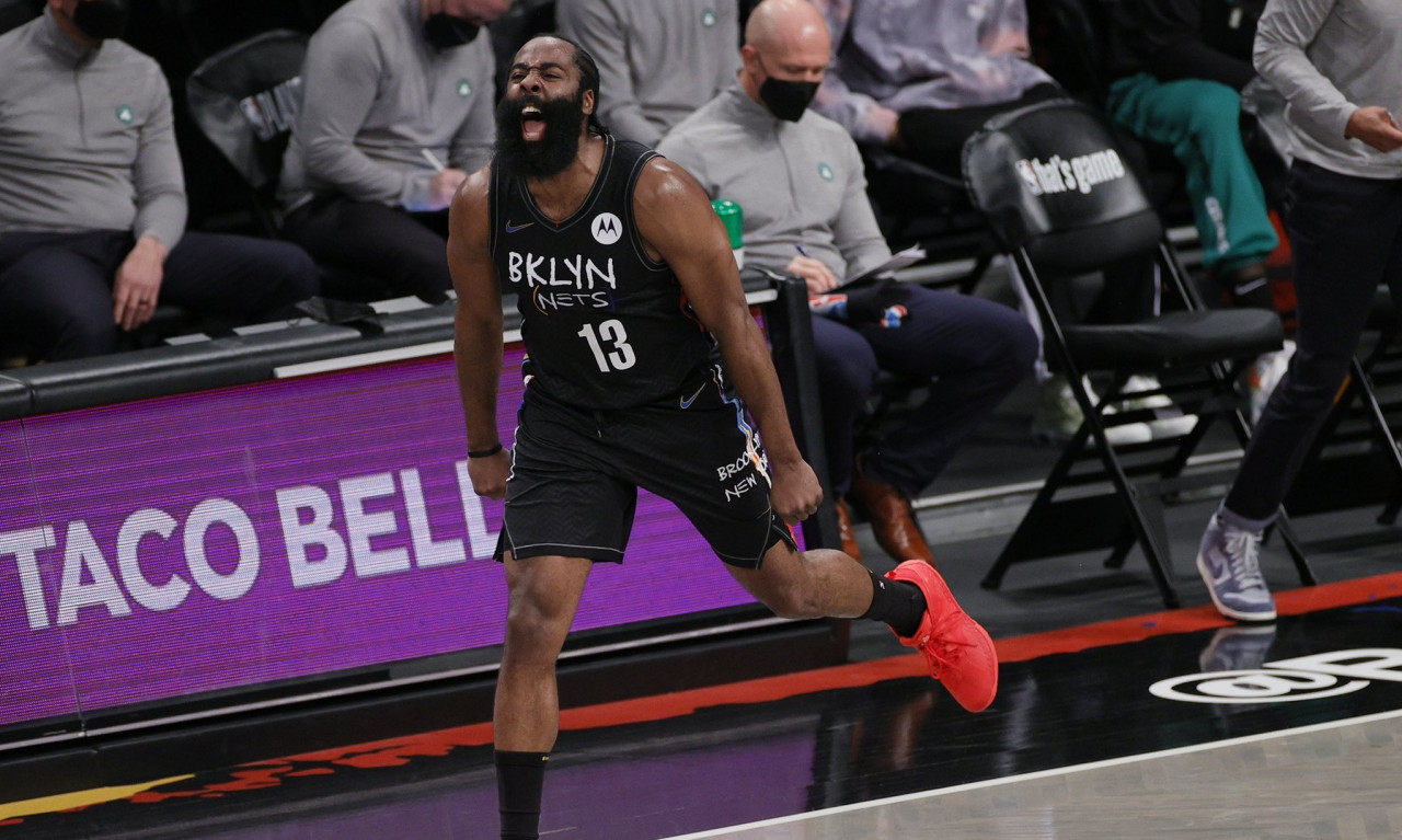 NBA: Δεν παίζει ο Χάρντεν στο Game 3 με Μπακς