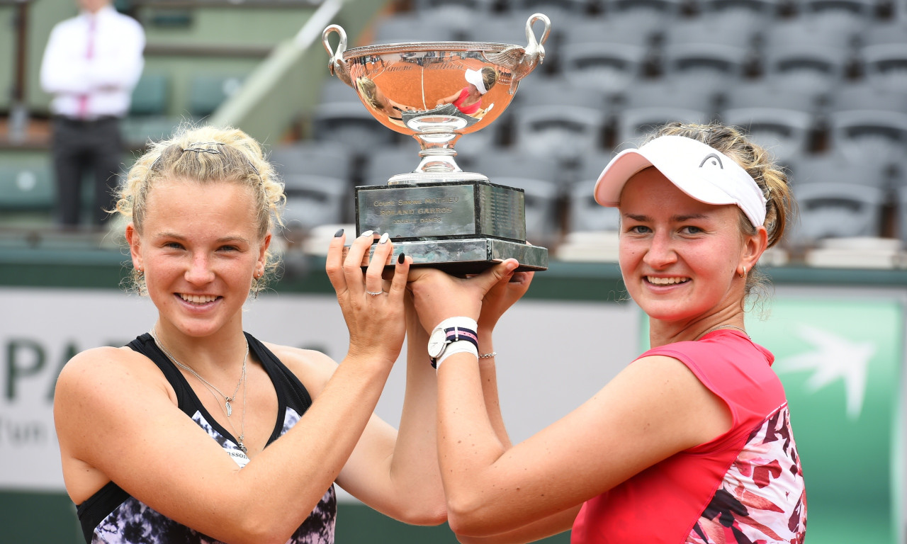 Roland Garros: Η Κρεϊτσίκοβα κατέκτησε και το «διπλό»