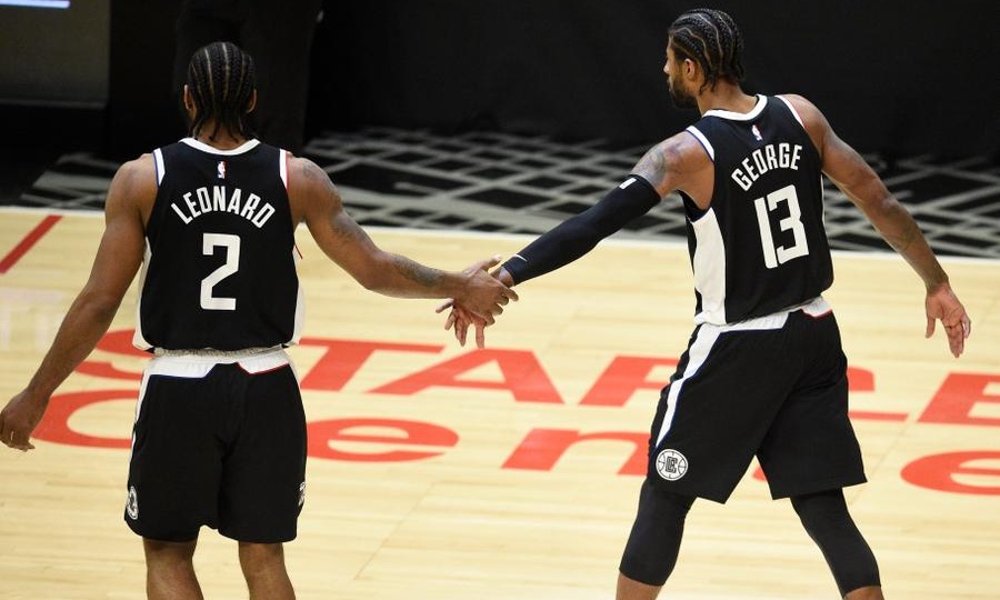 NBA: Η απίθανη εμφάνιση των Λέοναρντ-Τζορτζ (video)