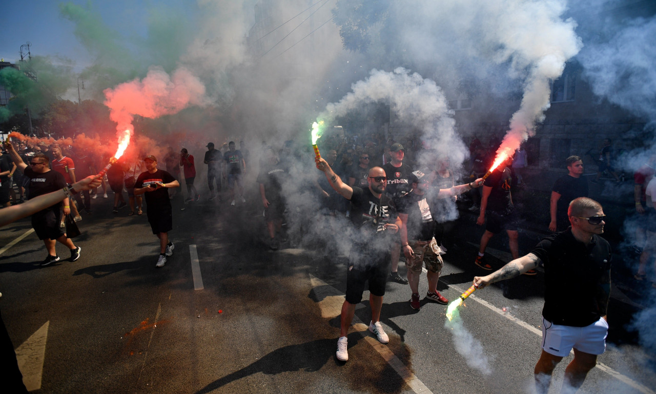 Euro 2020: Ορδές… Ούγγρων - Χιλιάδες πάνε με πορεία στην «Puskas Arena» (photos+videos)