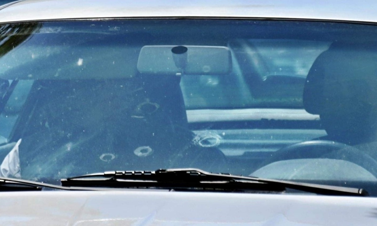 Γλυκά Νερά: Στη ΓΑΔΑ για κατάθεση ο σύζυγος της Καρολάιν - Δείτε τις φωτογραφίες