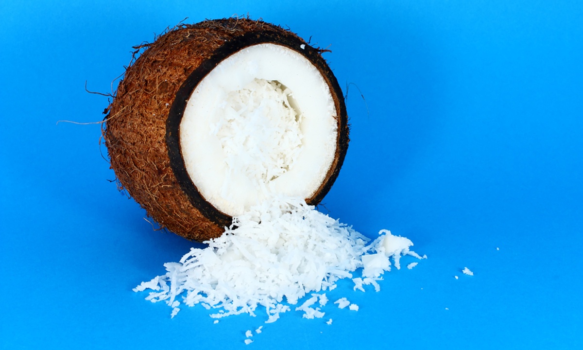 Ινδική καρύδα: Γνωρίστε τα μοναδικά οφέλη της για την υγεία (εικόνες)