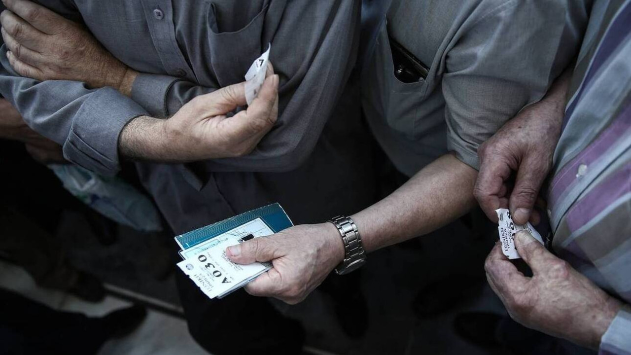 Συντάξεις: Πώς θα καταβληθούν αυξήσεις και αναδρομικά σε 200.000 συνταξιούχους